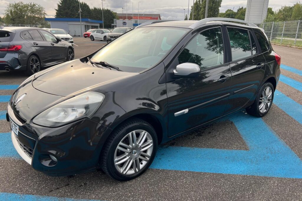 RENAULT CLIO Vente a pro  : Estate TCe - 100  Expression Clim dans le Haut-Rhin
