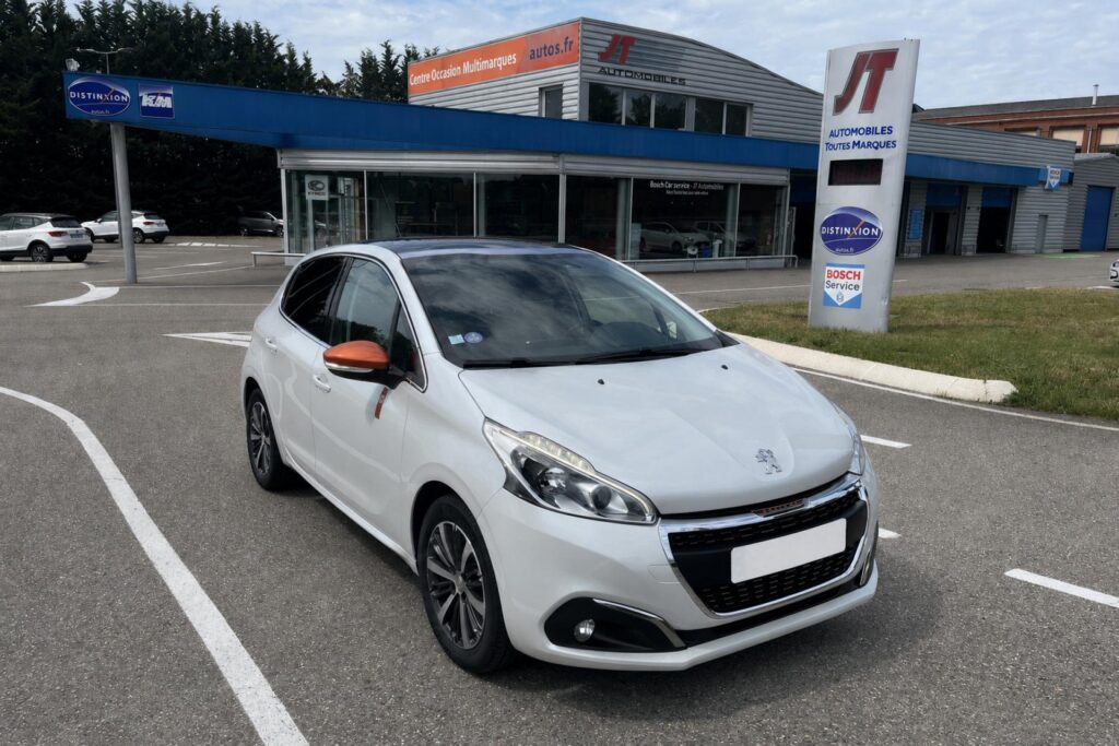 PEUGEOT 208 1.2i Pure Tech - 110  BERLINE Roland Garros PHASE 2 dans le Haut-Rhin