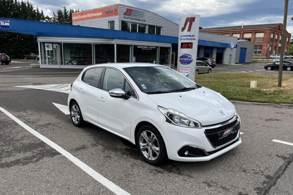 PEUGEOT 208 1.2i Pure Tech 12V - 110  BERLINE Allure PHASE 2 dans le Haut-Rhin