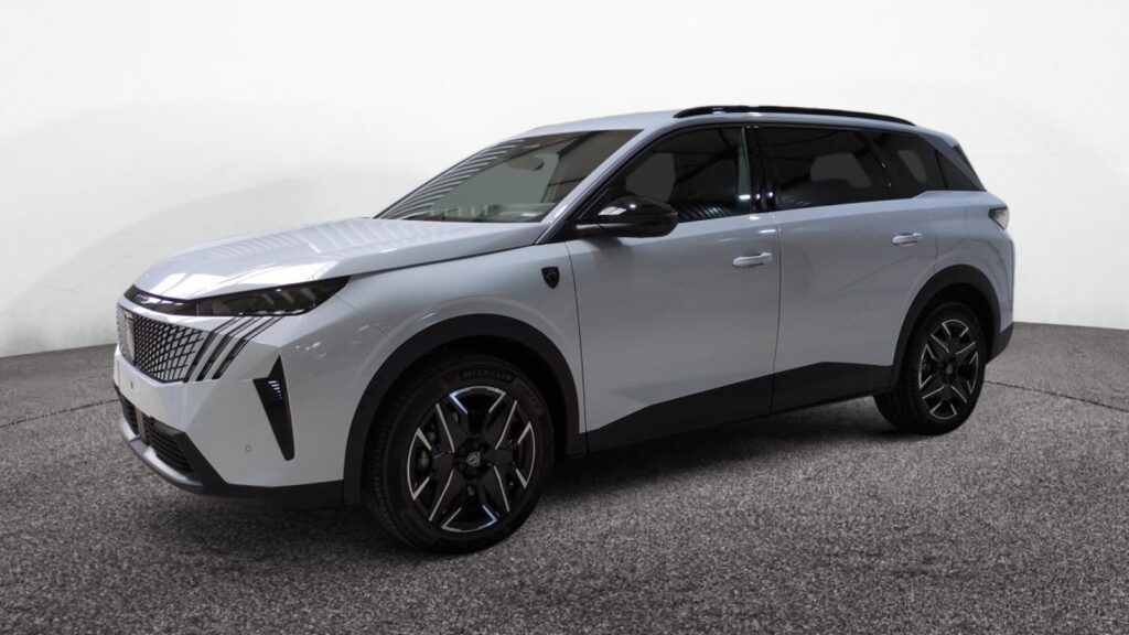 PEUGEOT 5008 HYBRID 145 BVA E-DCS6 7PL GT dans le haut-rhin